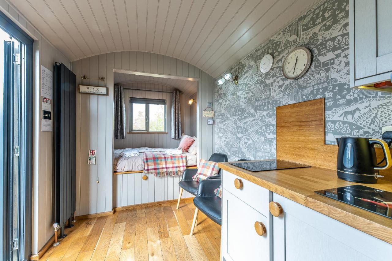 The Little John Petite Cosy Log Cabin - Sleeps 2, Great For Romantic Breaks, Couples, Single Guests, Near Sherwood Forest At Fairview Farm, Nottingham Set In 88 Acres Blidworth Luaran gambar