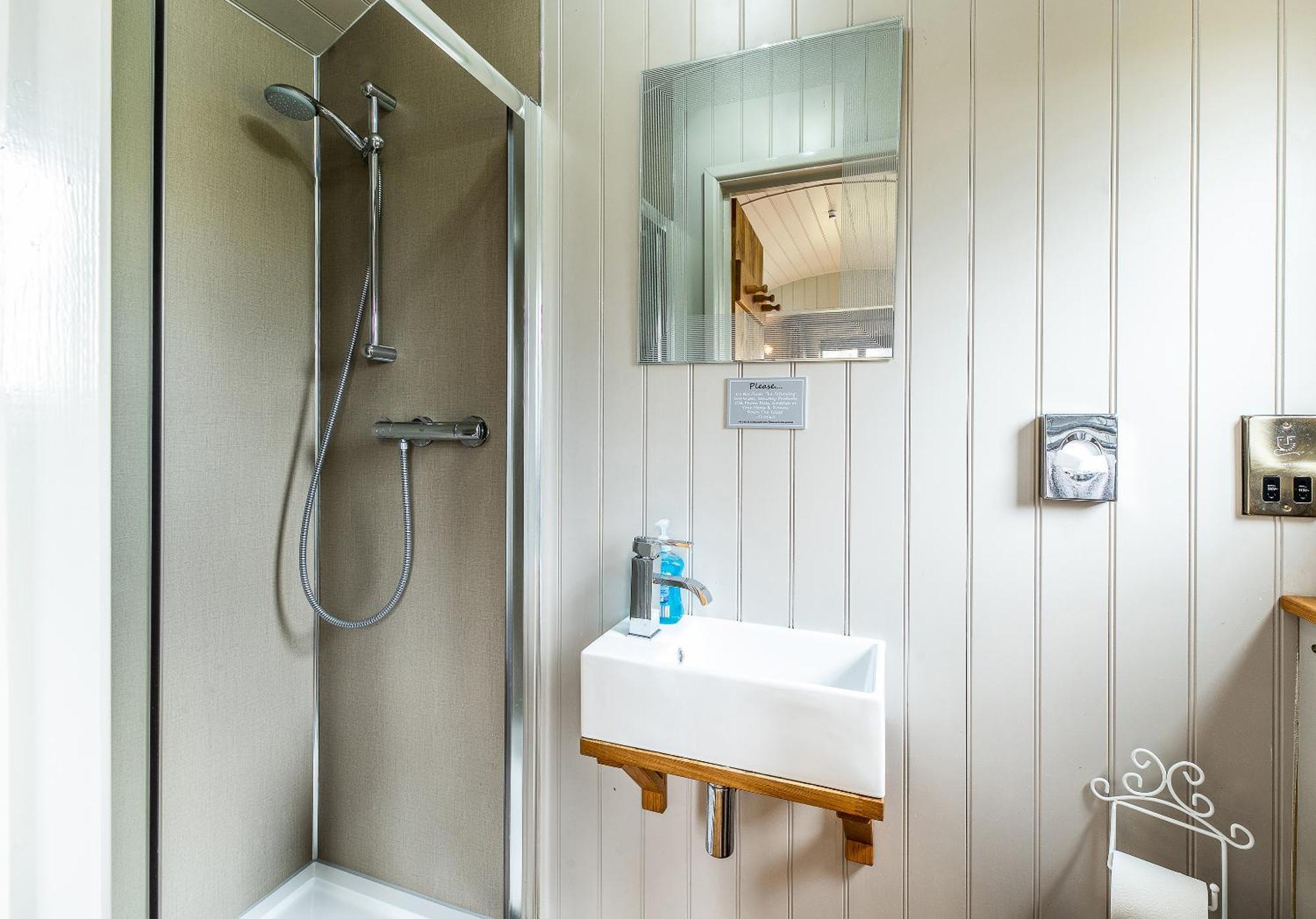The Little John Petite Cosy Log Cabin - Sleeps 2, Great For Romantic Breaks, Couples, Single Guests, Near Sherwood Forest At Fairview Farm, Nottingham Set In 88 Acres Blidworth Luaran gambar